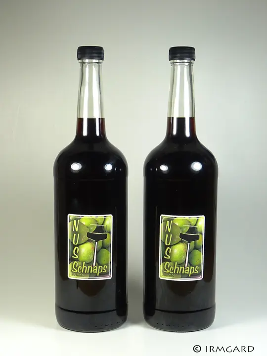 Grüne-Nüsse-Schnaps