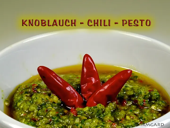 Knoblauch-Chili-Pesto