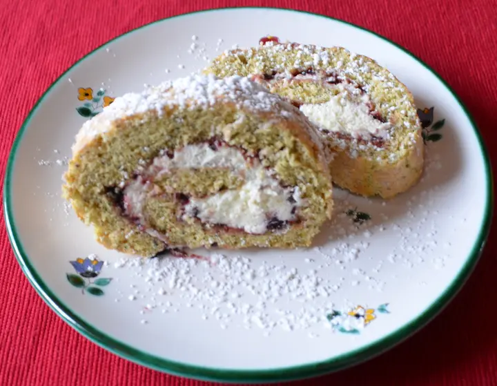Steirische Biskuitroulade