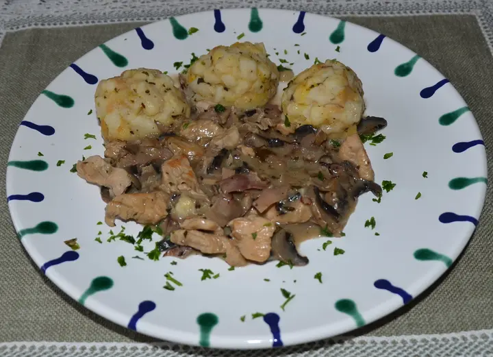 Putenpfanne mit Pilzen