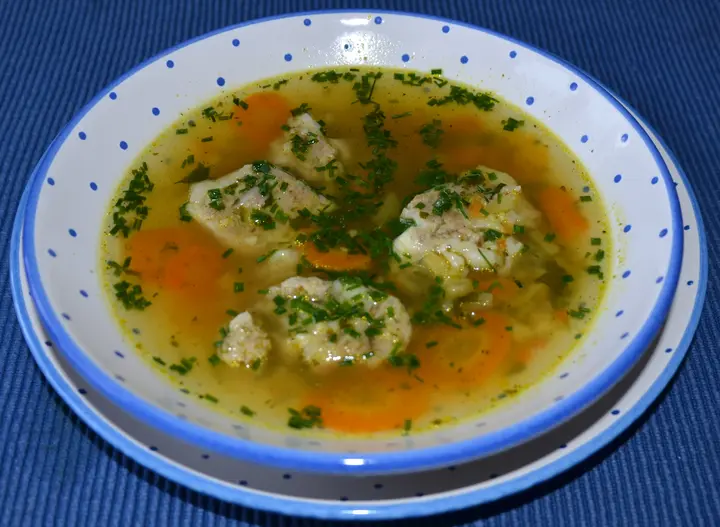 Fleischstrudel-Suppe