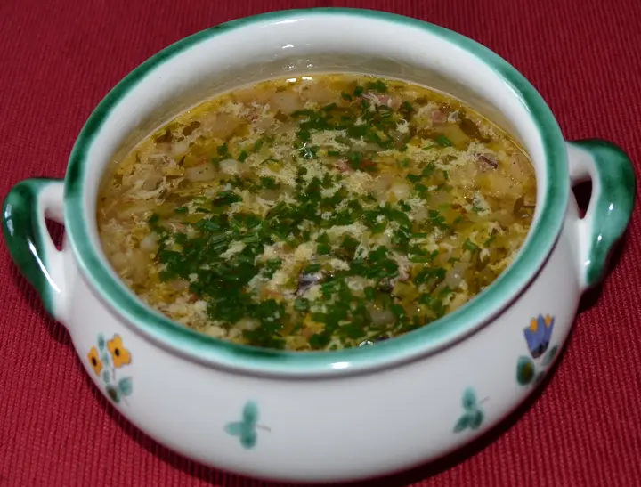 Selchsuppe mit Rollgerste