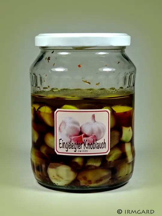 Eingelegter Knoblauch