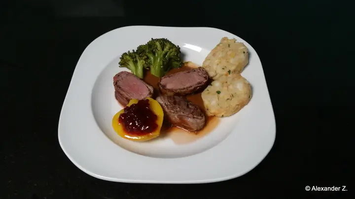 Rehrücken im Speckmantel