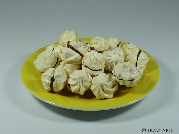 Zitronenmelissen-Busserl