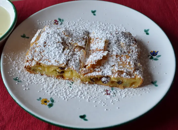 Topfenstrudel