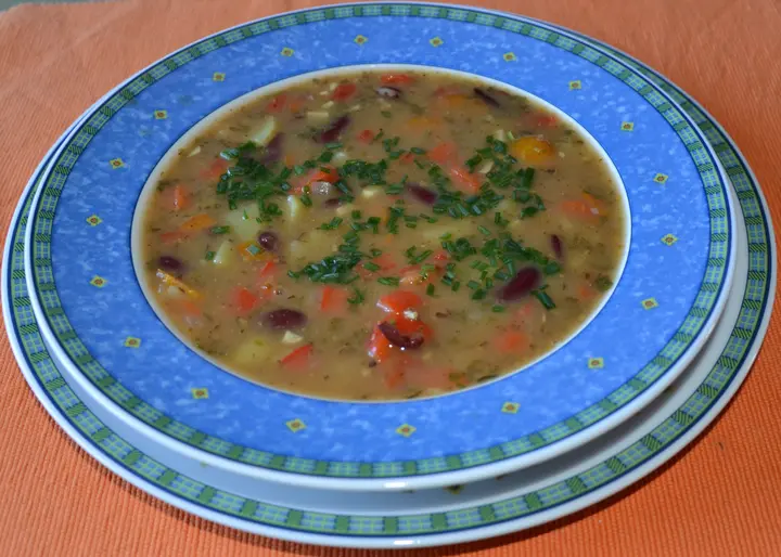 Ungarische Bohnensuppe