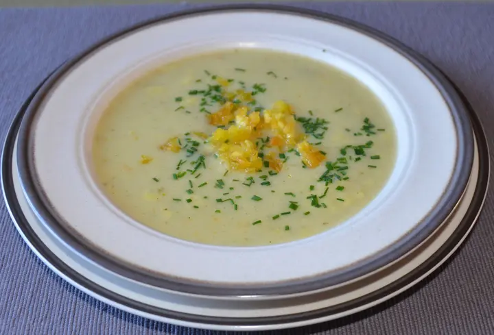 Kartoffel-Stangenselleriesuppe
