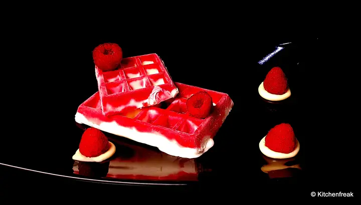 Geeistes Himbeer Dessert