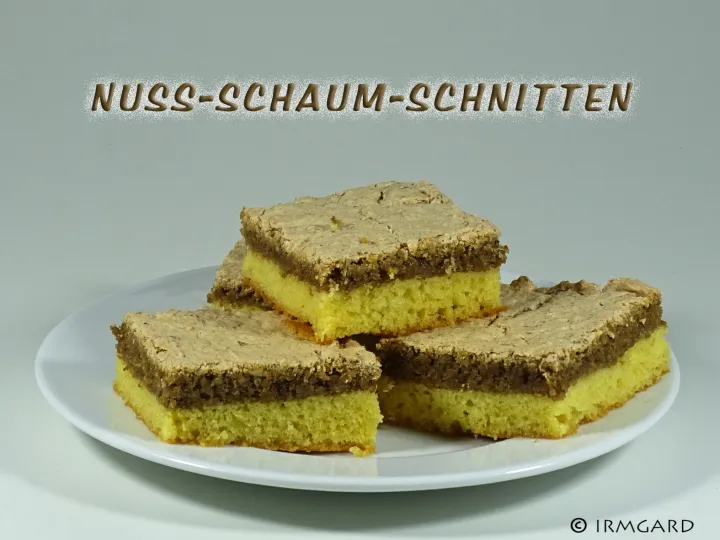 Nuss-Schaum-Schnitten