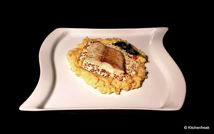 Gebratener Kabeljau mit Kaviarsauce