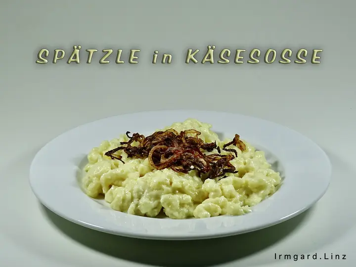 Spätzle in Käsesosse