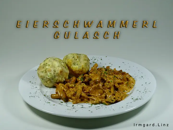 Eierschwammerlgulasch