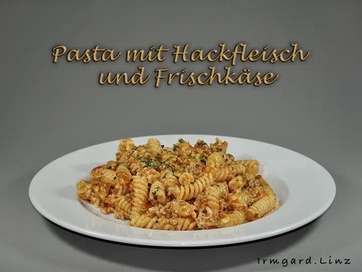 Pasta mit Hackfleisch und Frischkäse
