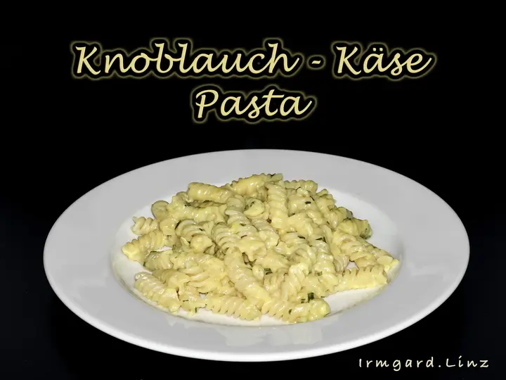 Knoblauch-Käse-Pasta