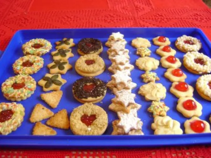 1 Teig - 9 verschiedene Dekos