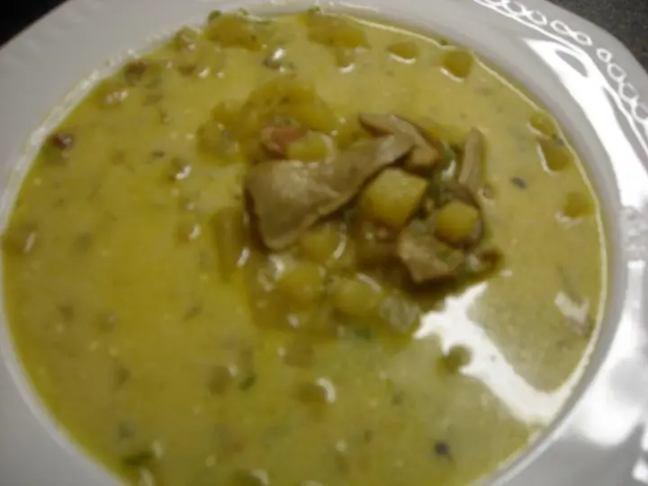 Erdäpfelsuppe