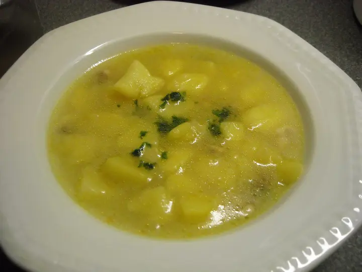 Erdäpfelsuppe