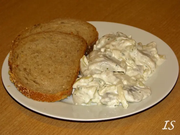 Hering in Sahnesosse