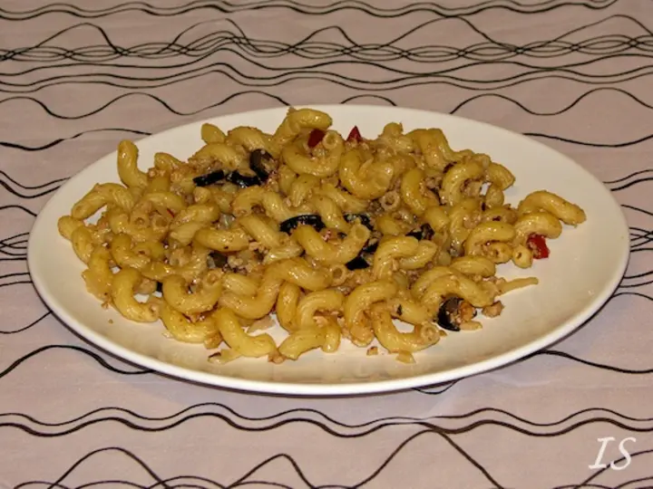 Cavatappi mit Nuss-Sauce 
