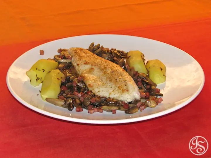 Zander im Champignonbett