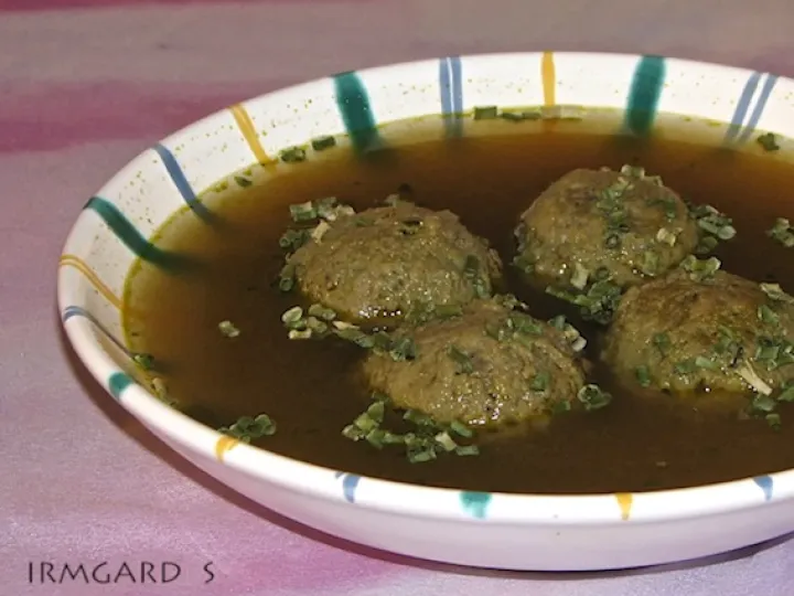 Leberknödelsuppe / 2