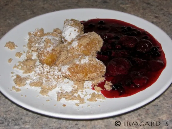 Süsse Griessnockerl