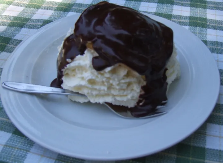 Obers - Krapferl mit Schokoguss