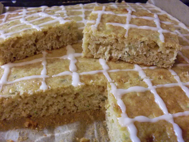 Zucchini - Apfel - Blechkuchen