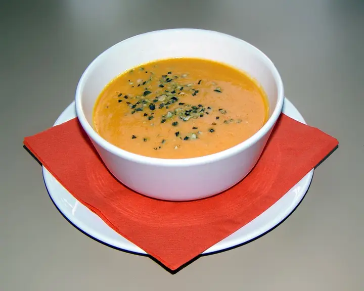 Apfel-Karotten-Kürbis-Suppe