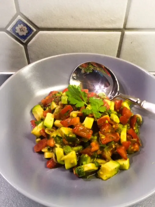  Avocado-Tomatensalat