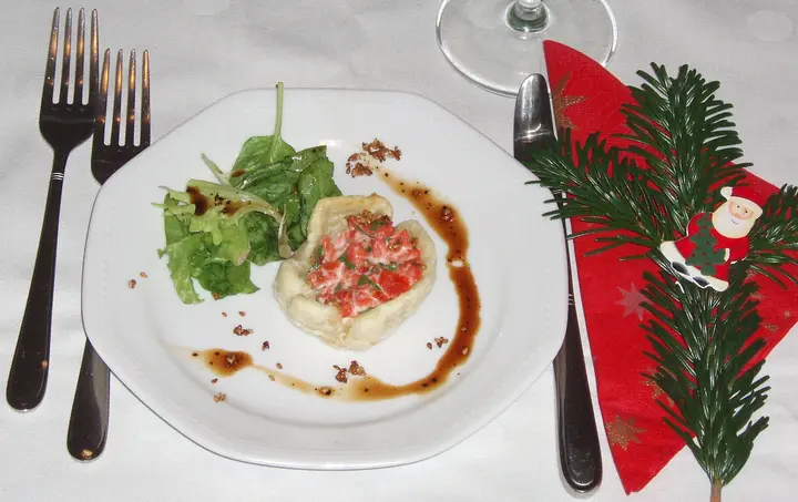 Blätterteigquiche mit Räucherlachsfülle