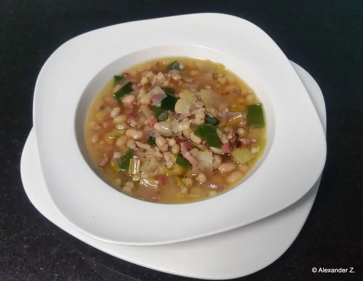 Speck - Bohnensuppe mit Lauch
