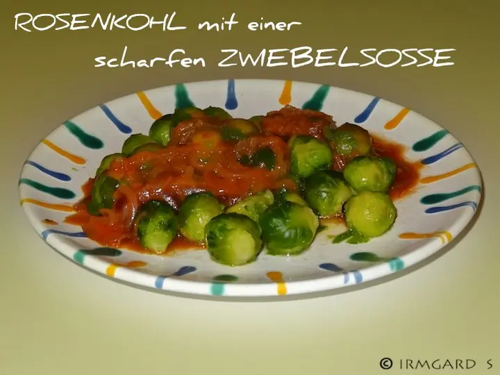 Rosenkohl mit Zwiebelsosse