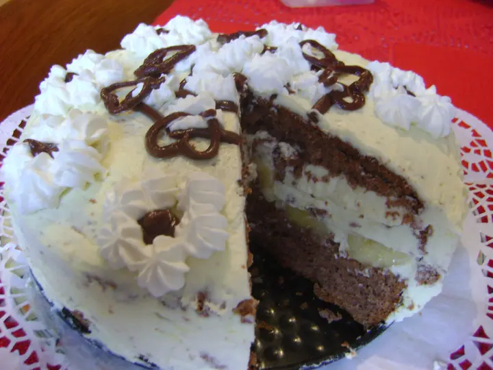 Kleine Bananencremetorte