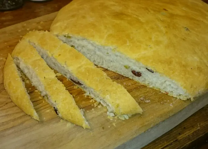 Mediterranes Olivenbrot