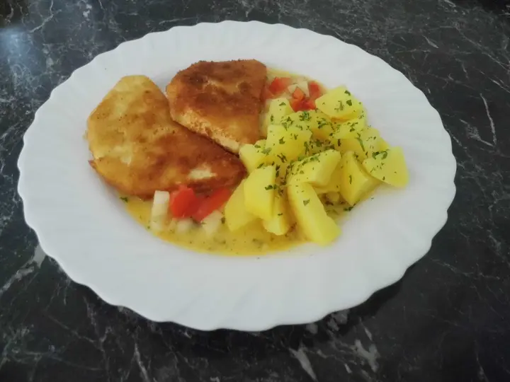 Sellerieschnitzel mit Paprikasoße