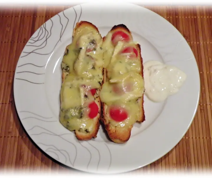 Überbackenes Käsestangerl