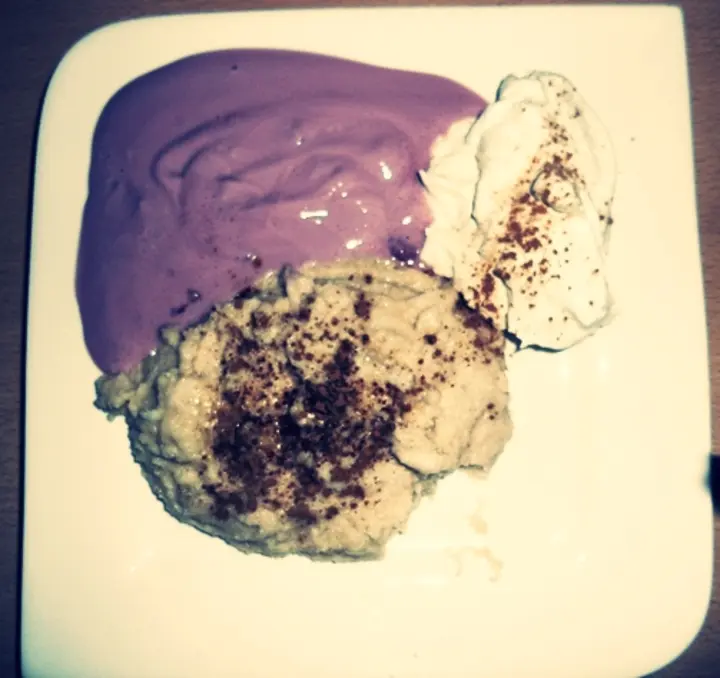 Zimtgrießbrei mit Heidelbeerjoghurt