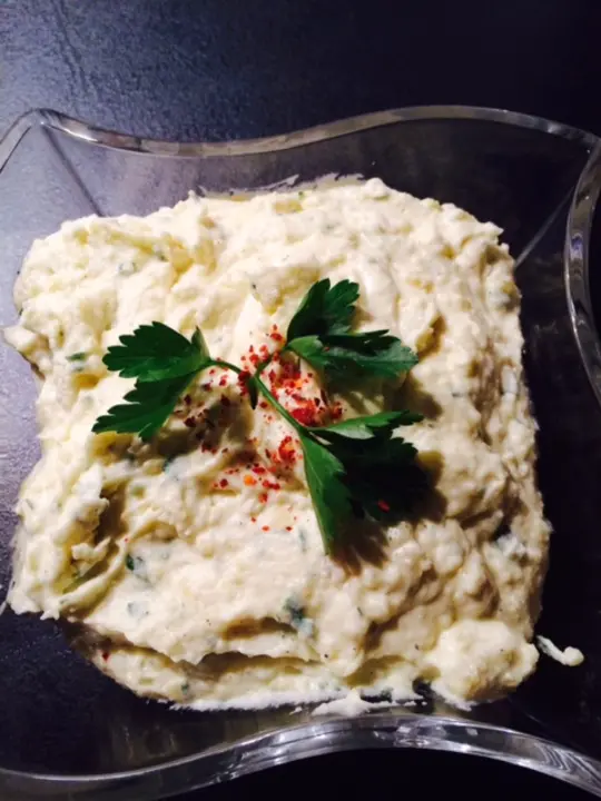 Erdäpfelkäs mit Leinöl