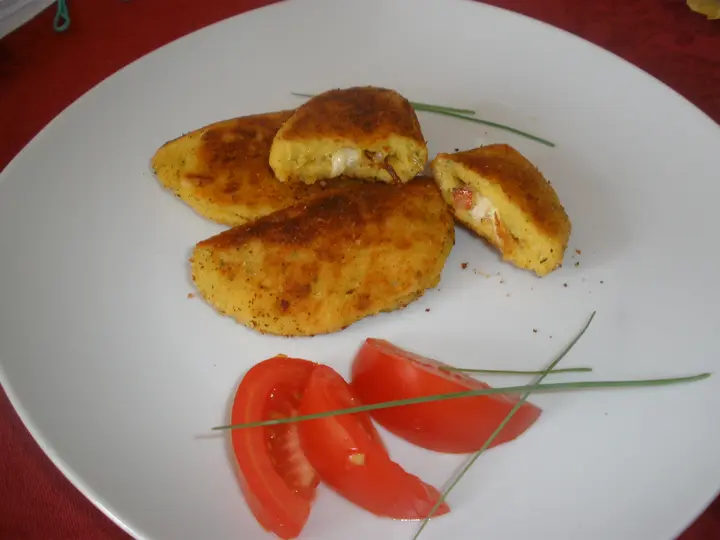 Pikant gefüllte Erdäpfellaibchen