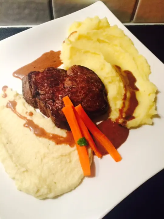 Rinderfilet mit zweierlei Püree