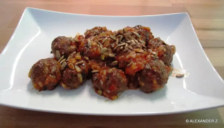 Faschierte Bällchen in Salsa Sherry Dip