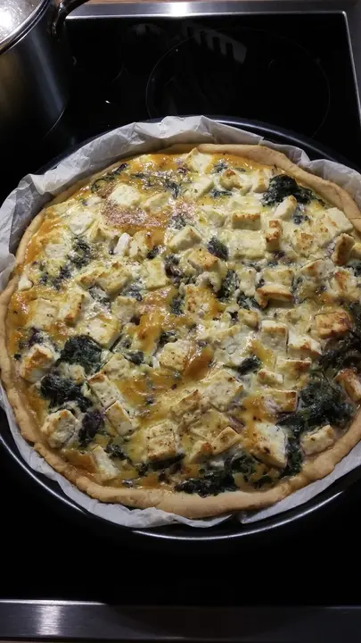 Quiche mit Spinat und Schafskäse