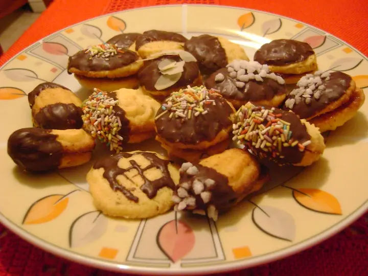 Schokoladige mürbe Kekse