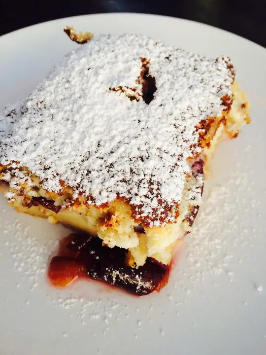 Zwetschkenkuchen (Clafoutis)