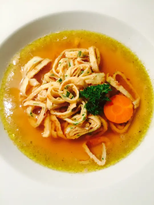 Kräuter- Frittaten Suppe 