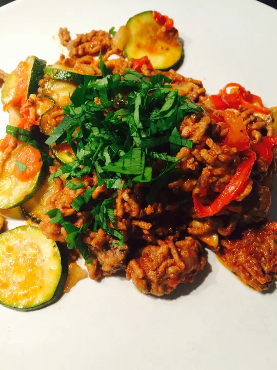 Schnelle Gemüse- Hackfleisch Pfanne 