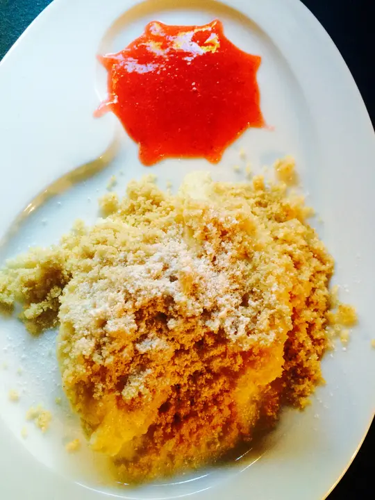 Süße Griesnockerl mit Butterbrösel