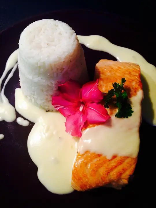 Lachsfilet mit Zitronensauce